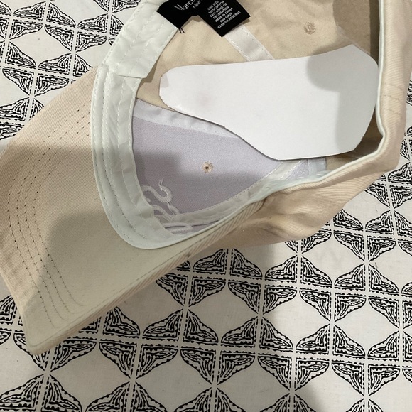 Marcus Adler ball cap - Picture 2 of 3